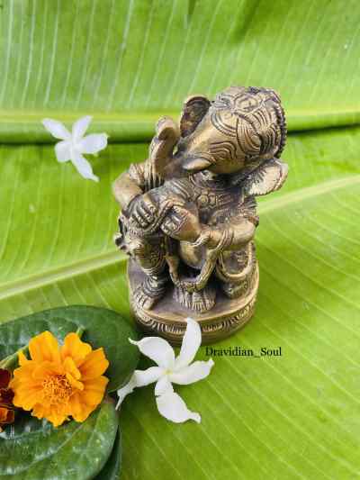 Ganapathi with Shanku in Hand